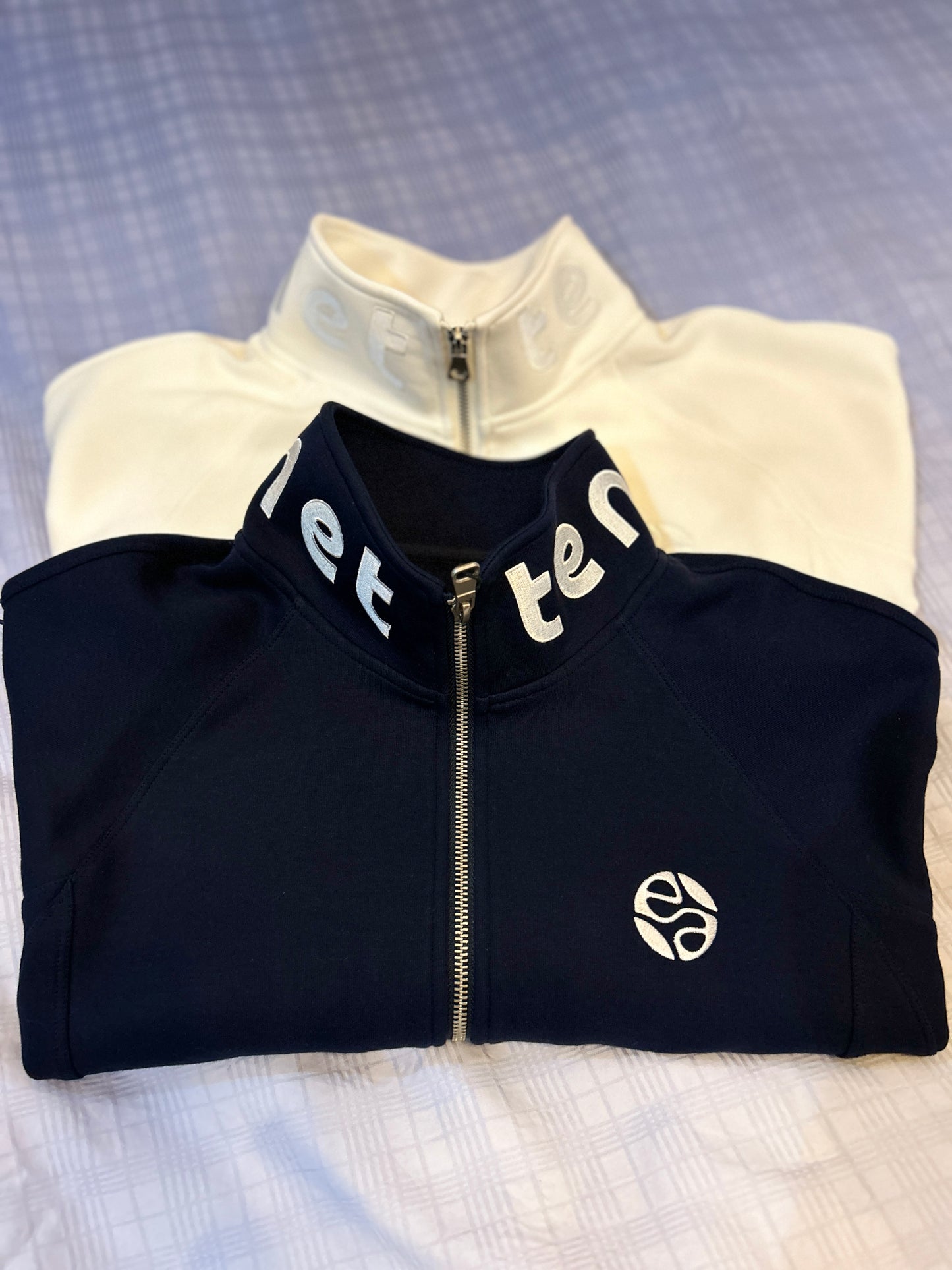 Short Cut Sweater with Zip
